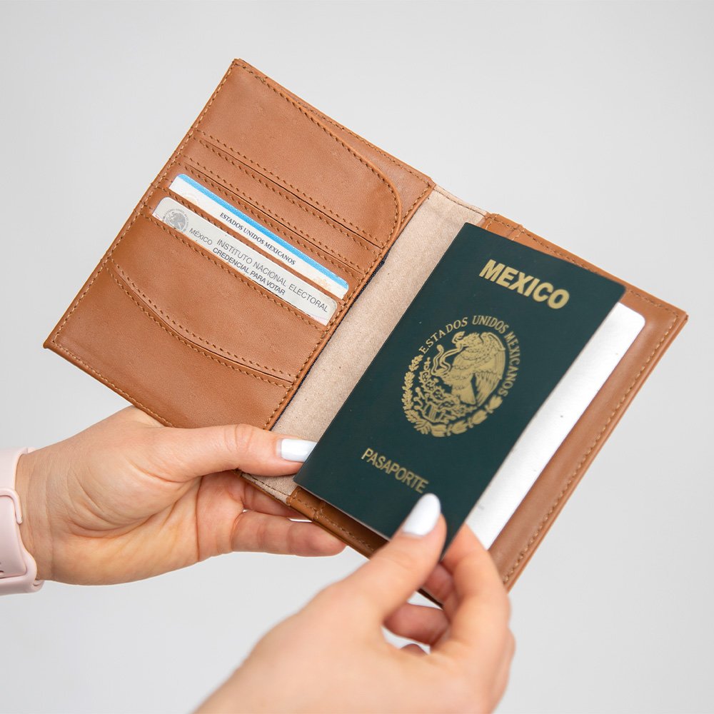 Porta pasaporte libro, piel - Image 2